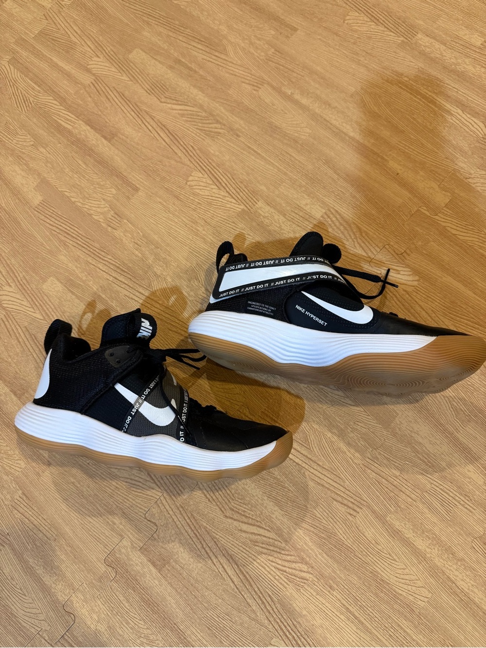 Nike women’s active hyperset size 8.5